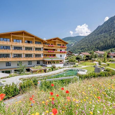 Tilia Living - B&B Mit Dem Komfort Eines Kleinen, Feinen Hotels Ried im Oberinntal Esterno foto