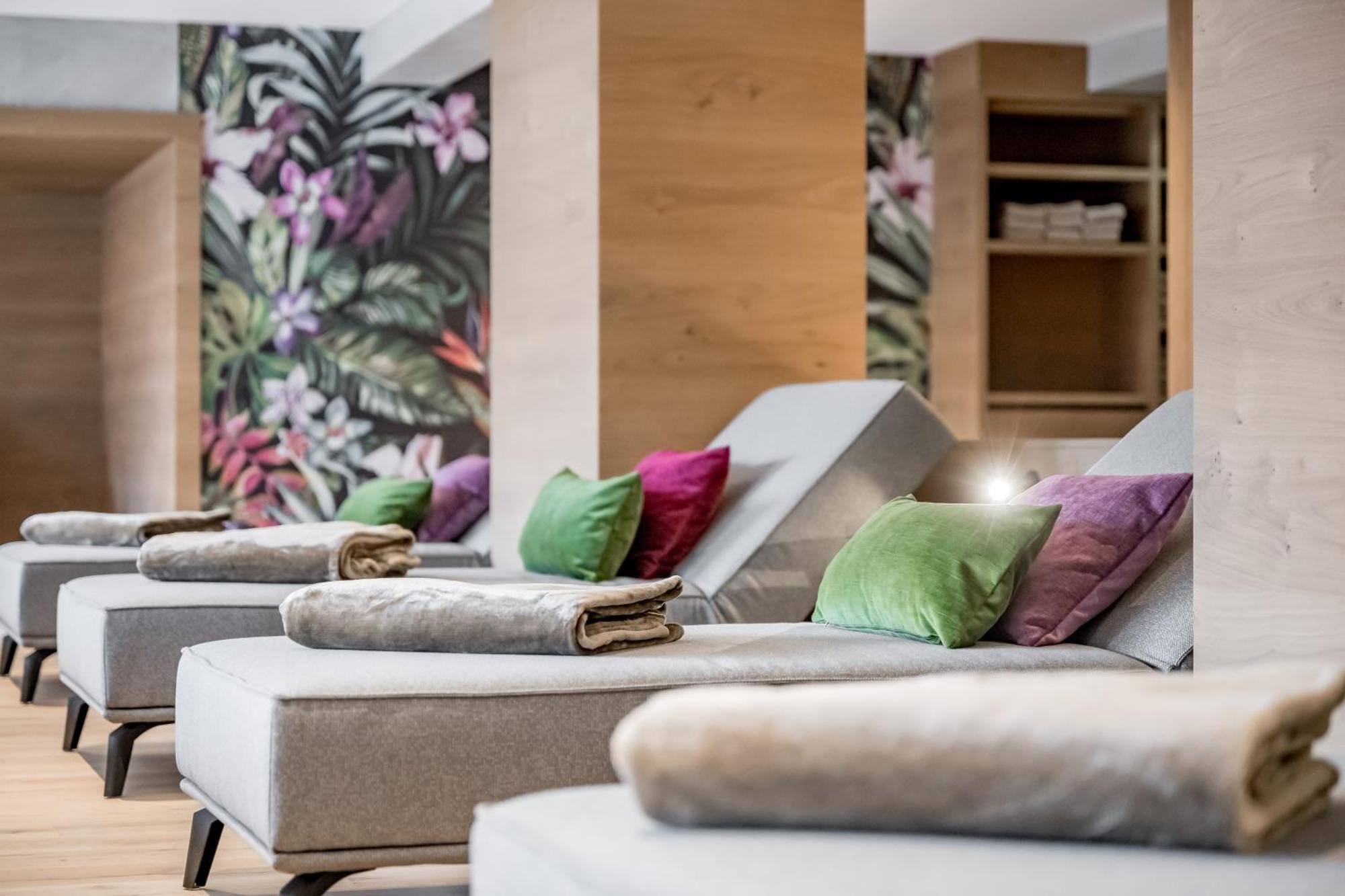 Tilia Living - B&B Mit Dem Komfort Eines Kleinen, Feinen Hotels Ried im Oberinntal Esterno foto