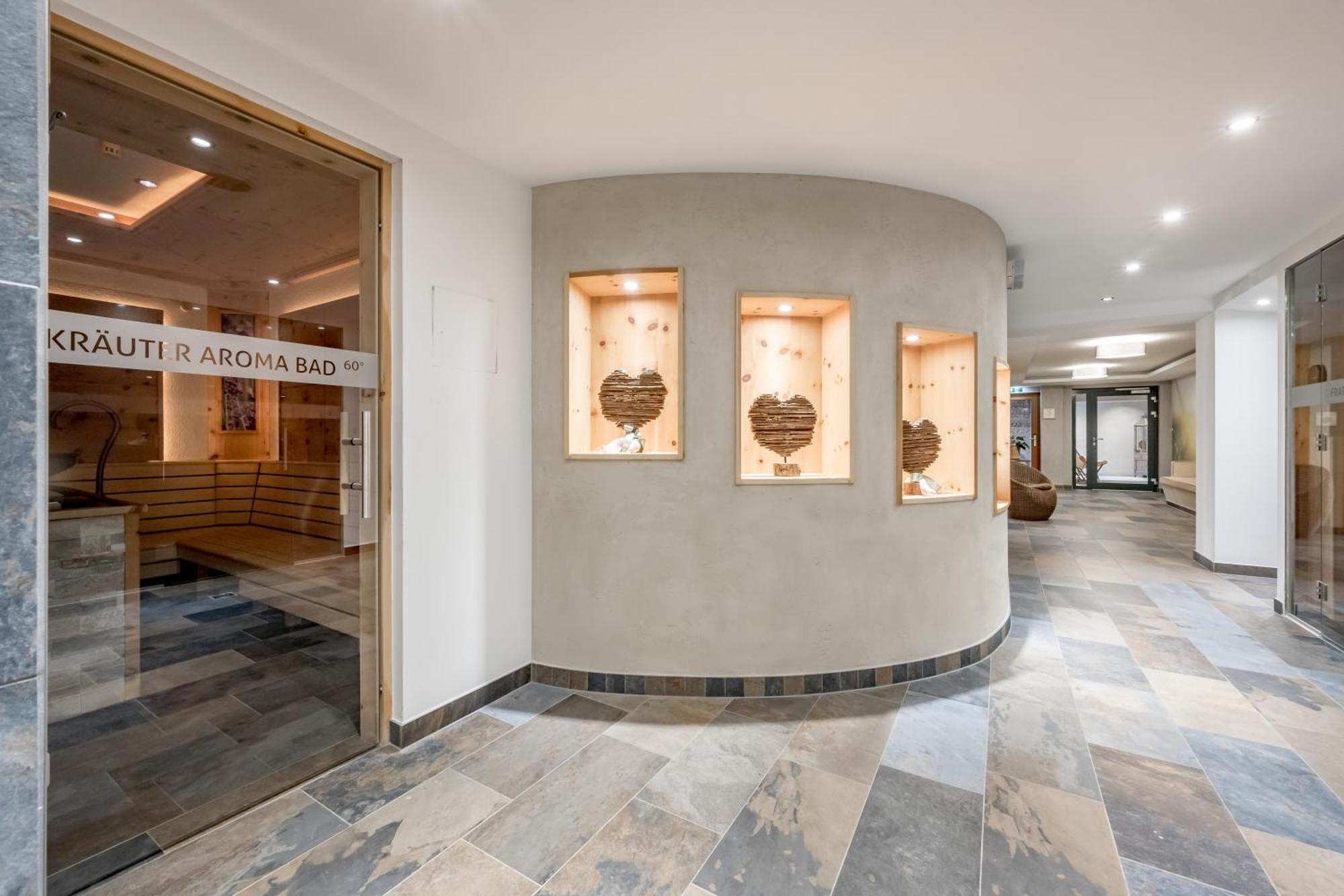 Tilia Living - B&B Mit Dem Komfort Eines Kleinen, Feinen Hotels Ried im Oberinntal Esterno foto