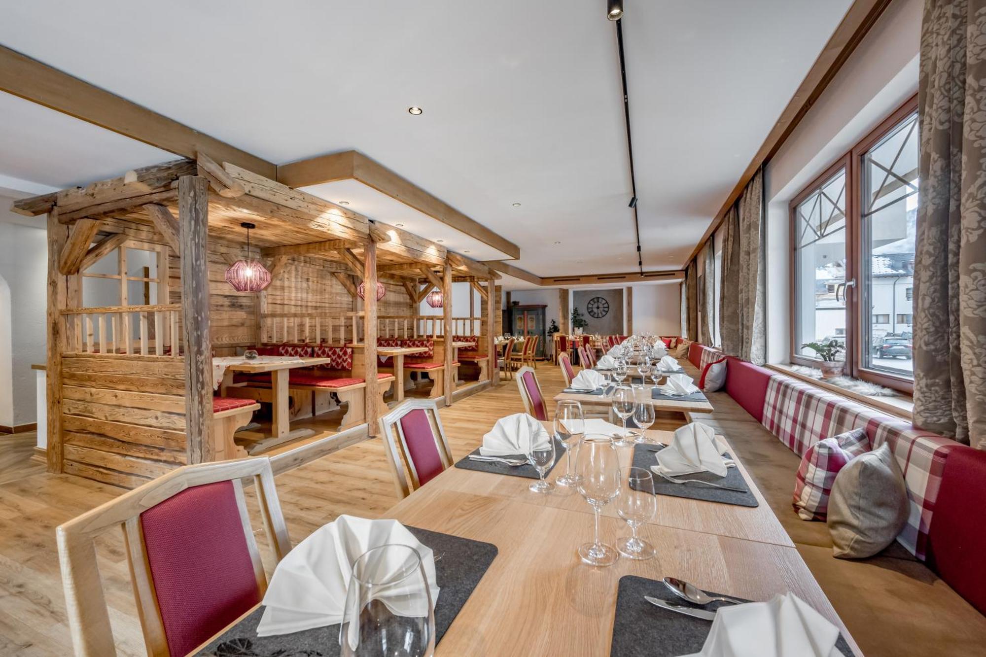 Tilia Living - B&B Mit Dem Komfort Eines Kleinen, Feinen Hotels Ried im Oberinntal Esterno foto