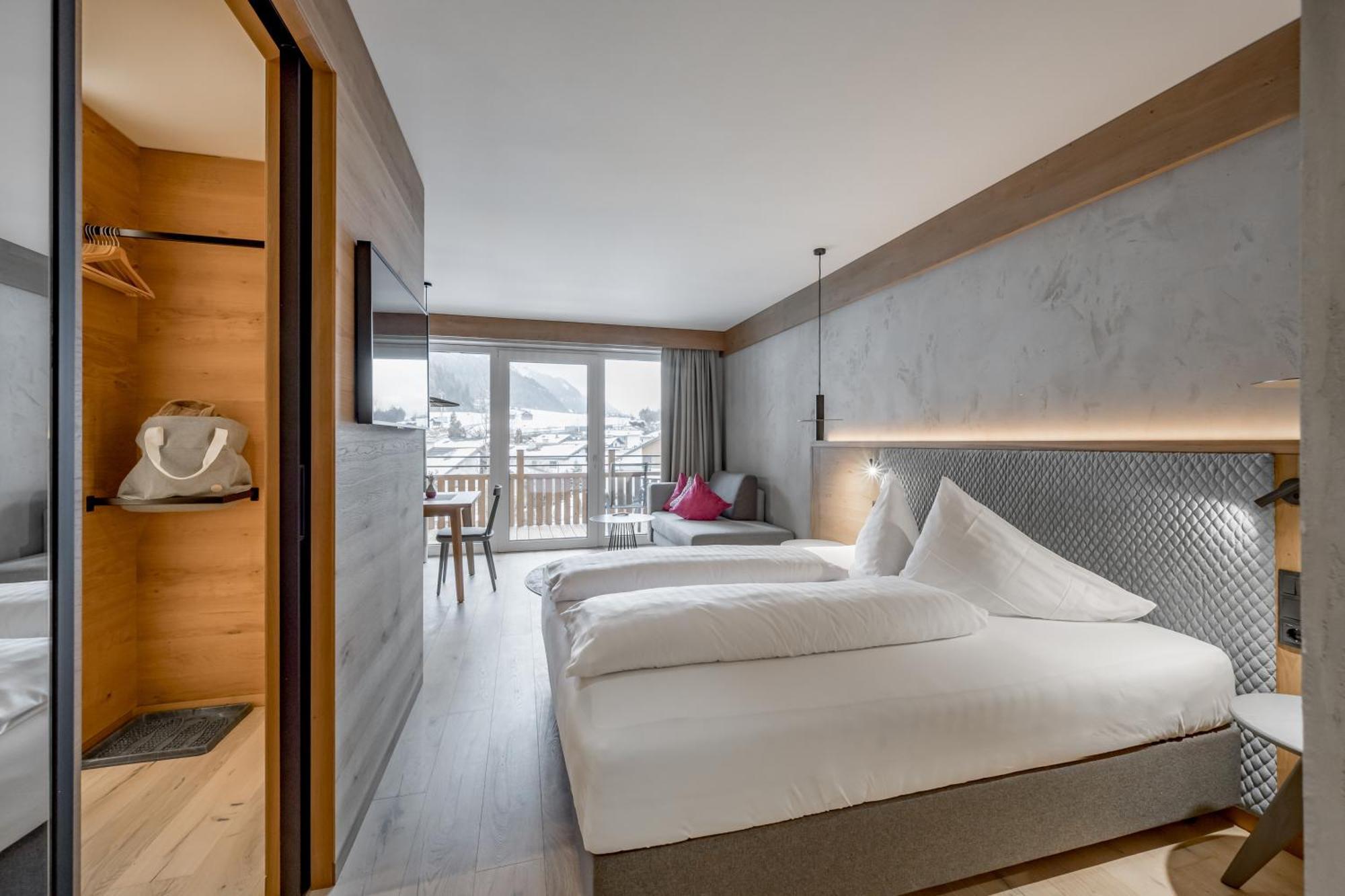 Tilia Living - B&B Mit Dem Komfort Eines Kleinen, Feinen Hotels Ried im Oberinntal Esterno foto