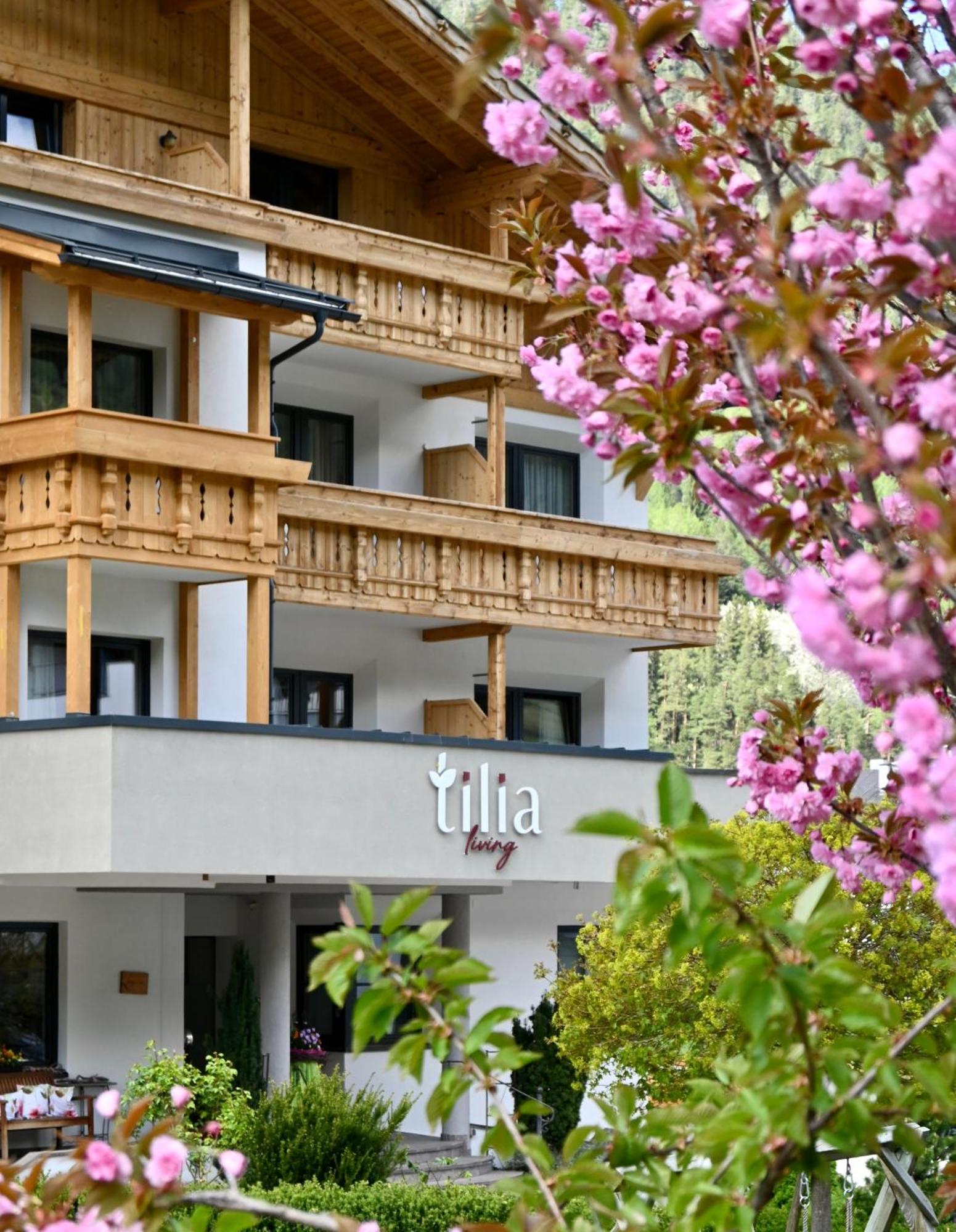 Tilia Living - B&B Mit Dem Komfort Eines Kleinen, Feinen Hotels Ried im Oberinntal Esterno foto