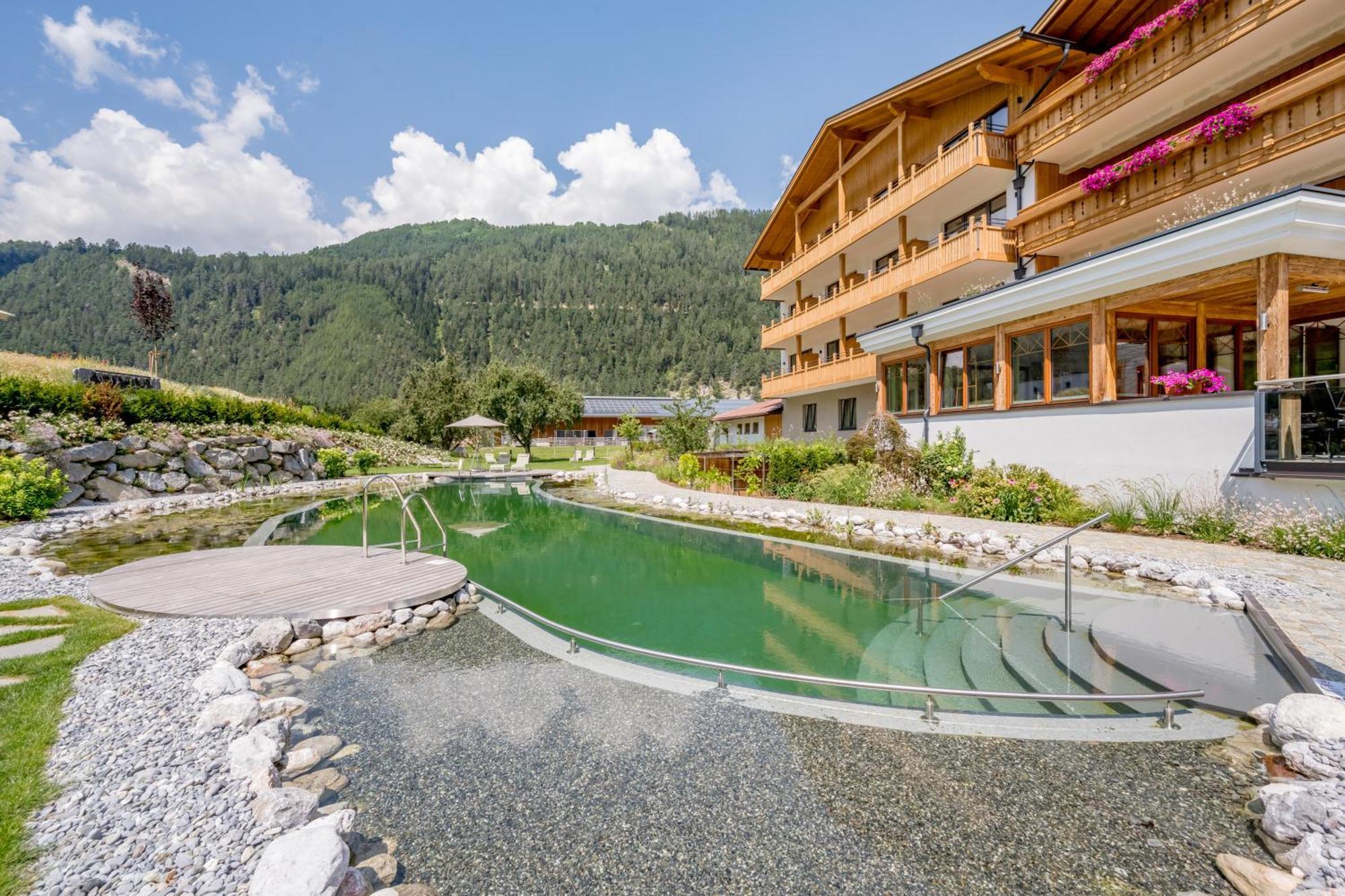 Tilia Living - B&B Mit Dem Komfort Eines Kleinen, Feinen Hotels Ried im Oberinntal Esterno foto